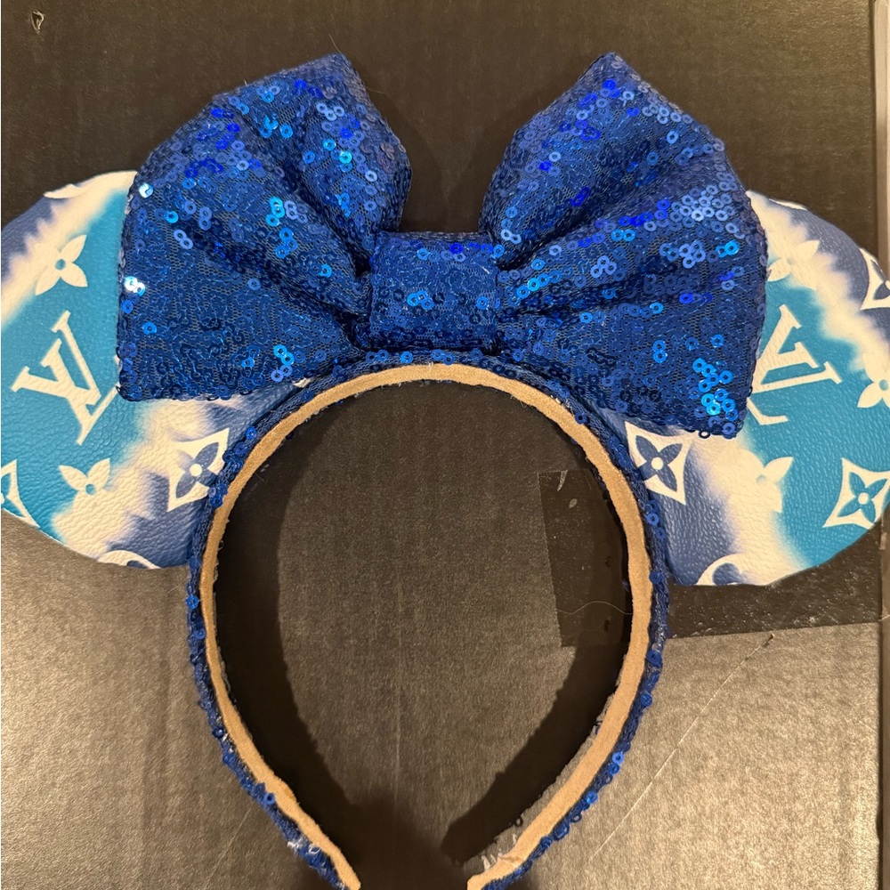 Custom Minnie Mouse ears